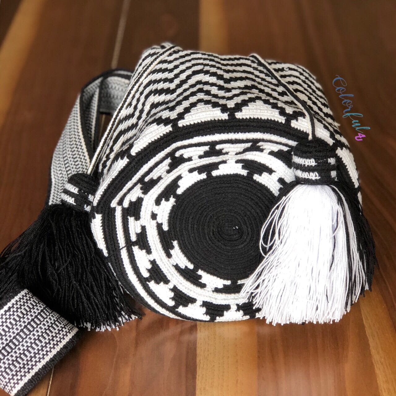 Perissa Beach Crochet Bag-Black & White Premium Crossbody Bag-Wayuu Bag