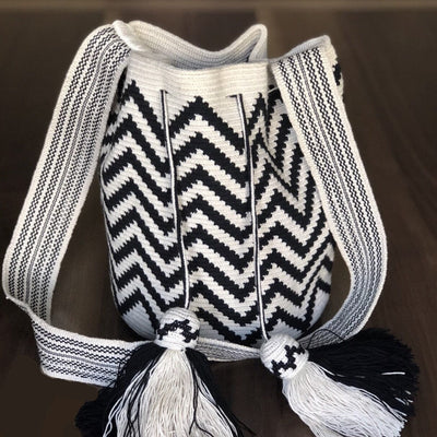 Black & white Crochet Bag- Crossbody Boho fashion bag-wayuu -bohemian