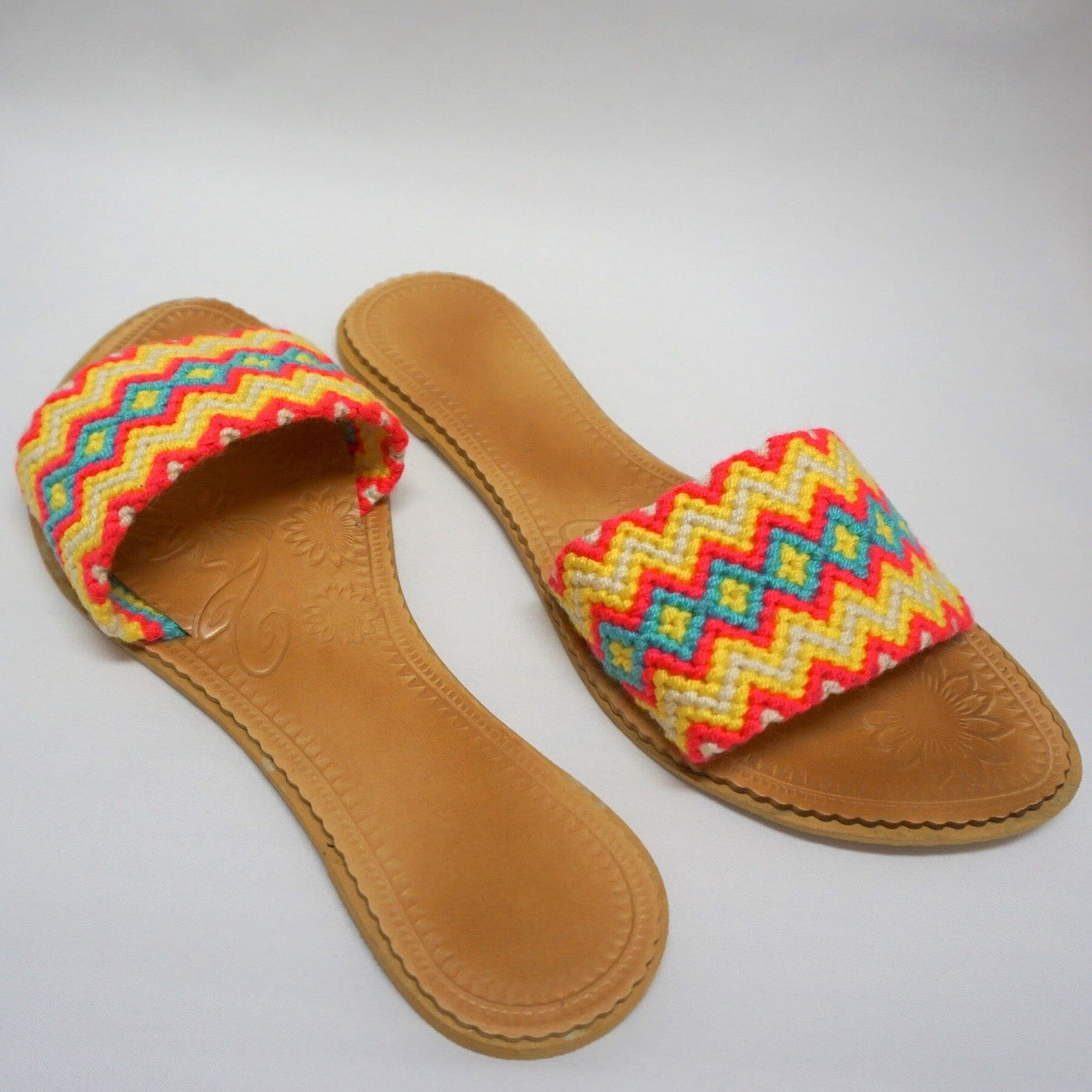 Colorful Handwoven Sandals - Wayuu Slide Sandals Sandalias Wayuu Flat US 6/6.5 SWF007-U6E7