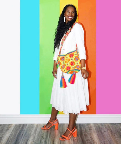 Tall Woman wearing a Neon Beach Bag on Shoulder | Colorful 4U