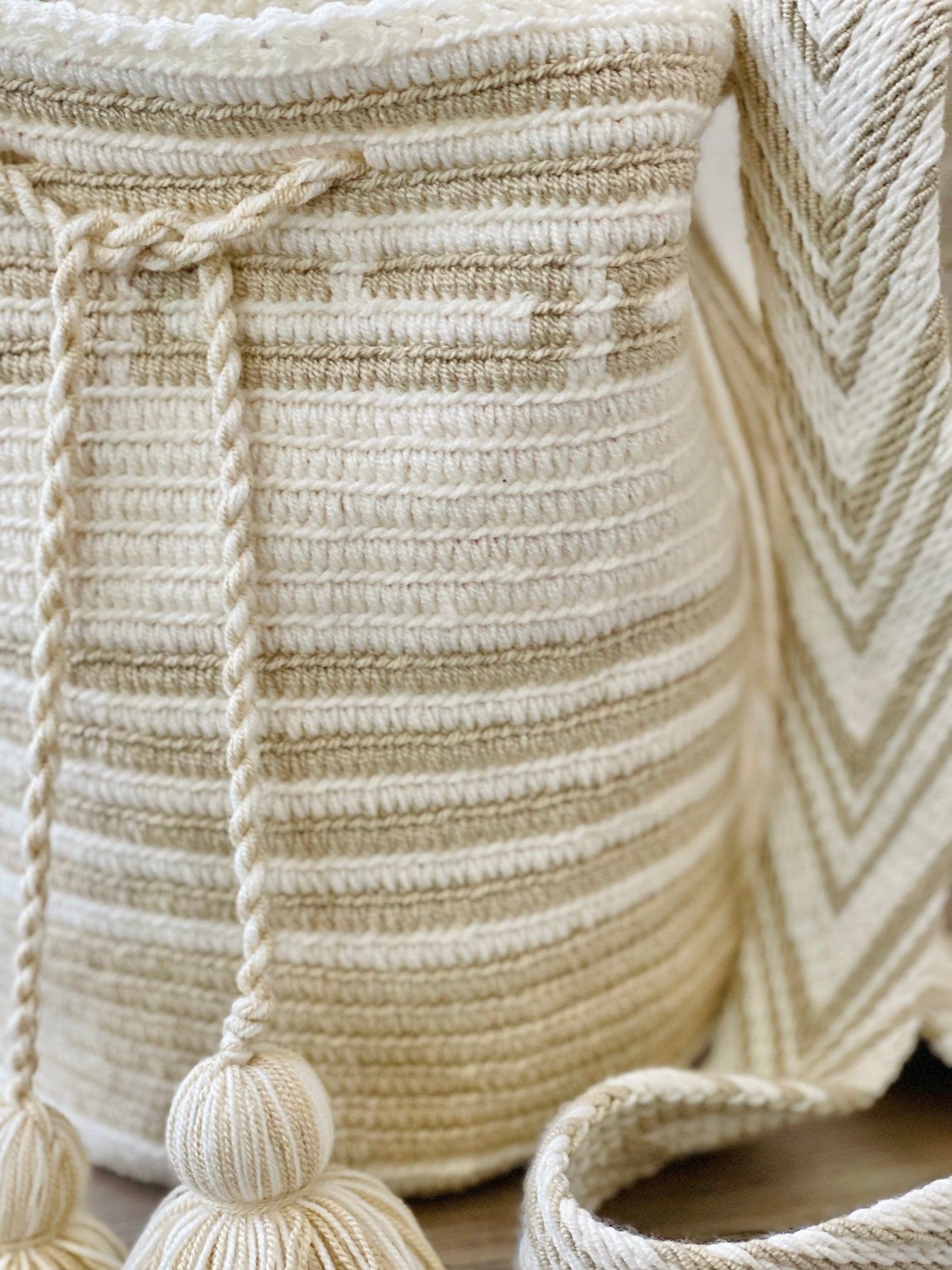 White Sands Crochet Bags | Crossbody Summer Bags | M Medium-Crossbody Crochet Boho Bag - Traditional Wayuu Design 